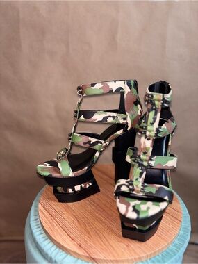 Camouflage Platform Strappy Heels with Spike Detail. Size 8